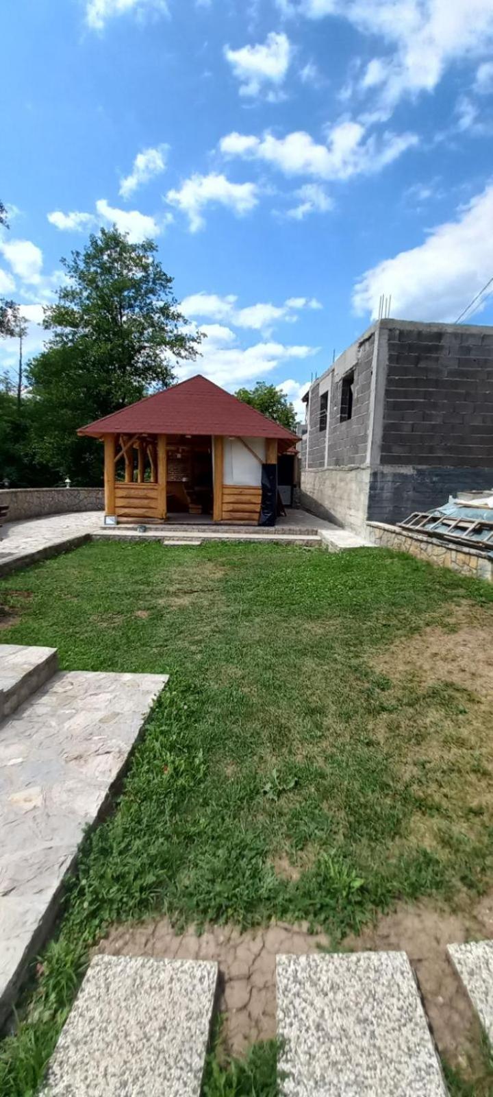 Porodicna Kuca Apartment *
